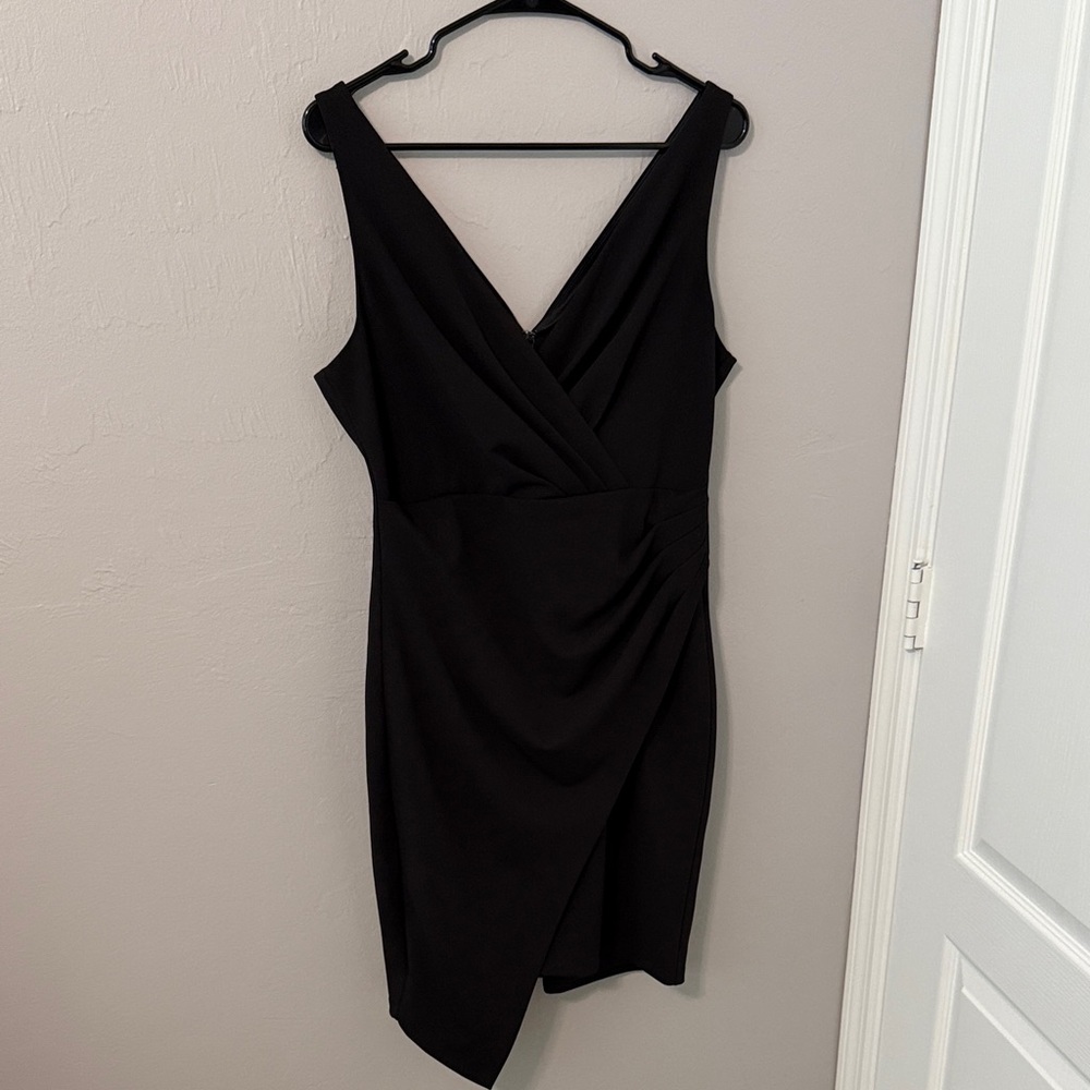 GUESS Elegant Black Wrap Dress
